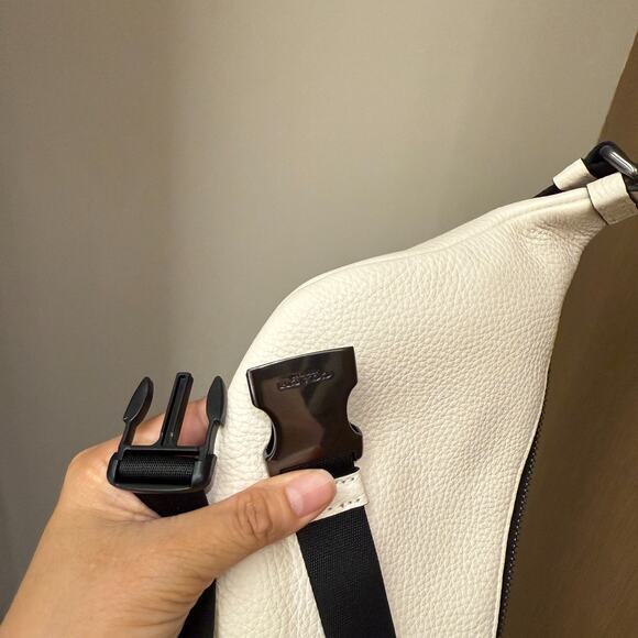 Last 2 ‼️Coach Warren Mini Belt Bag With Surf Print CBI28 Chalk Multi - Picture 6 of 14